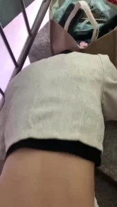 和同事老婆偷情，直接在楼道后入